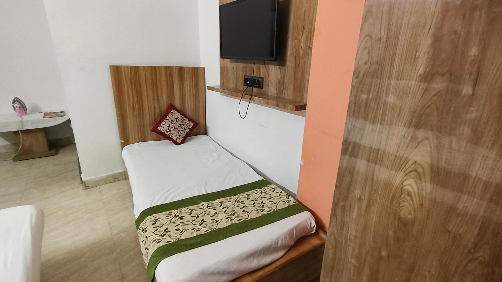 Bed & Breakfast Show Annie New Delhi